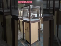 आभूषण शोकेस न केवल उत्पादों को प्रदर्शित करने के लिए एक मंच है, बल्कि ब्रांड इमेज को बढ़ाने वाला भी है।